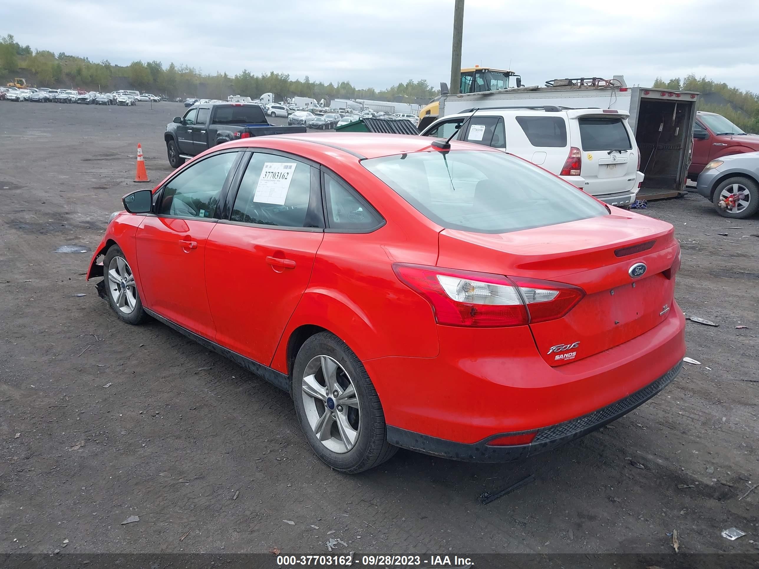 Photo 2 VIN: 1FADP3F25EL245153 - FORD FOCUS 