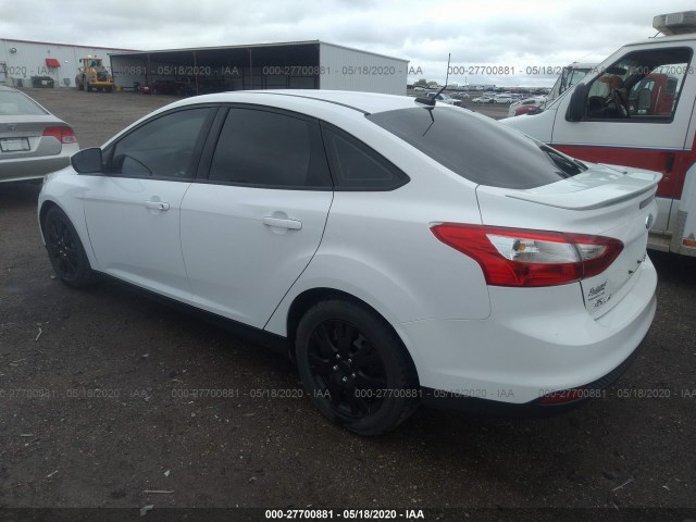 Photo 2 VIN: 1FADP3F25EL383162 - FORD FOCUS 