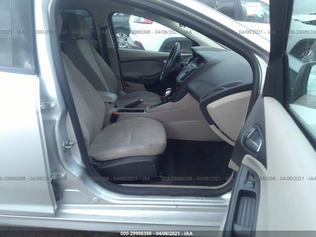 Photo 4 VIN: 1FADP3F25GL225696 - FORD FOCUS 