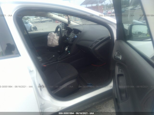 Photo 4 VIN: 1FADP3F25GL269214 - FORD FOCUS 