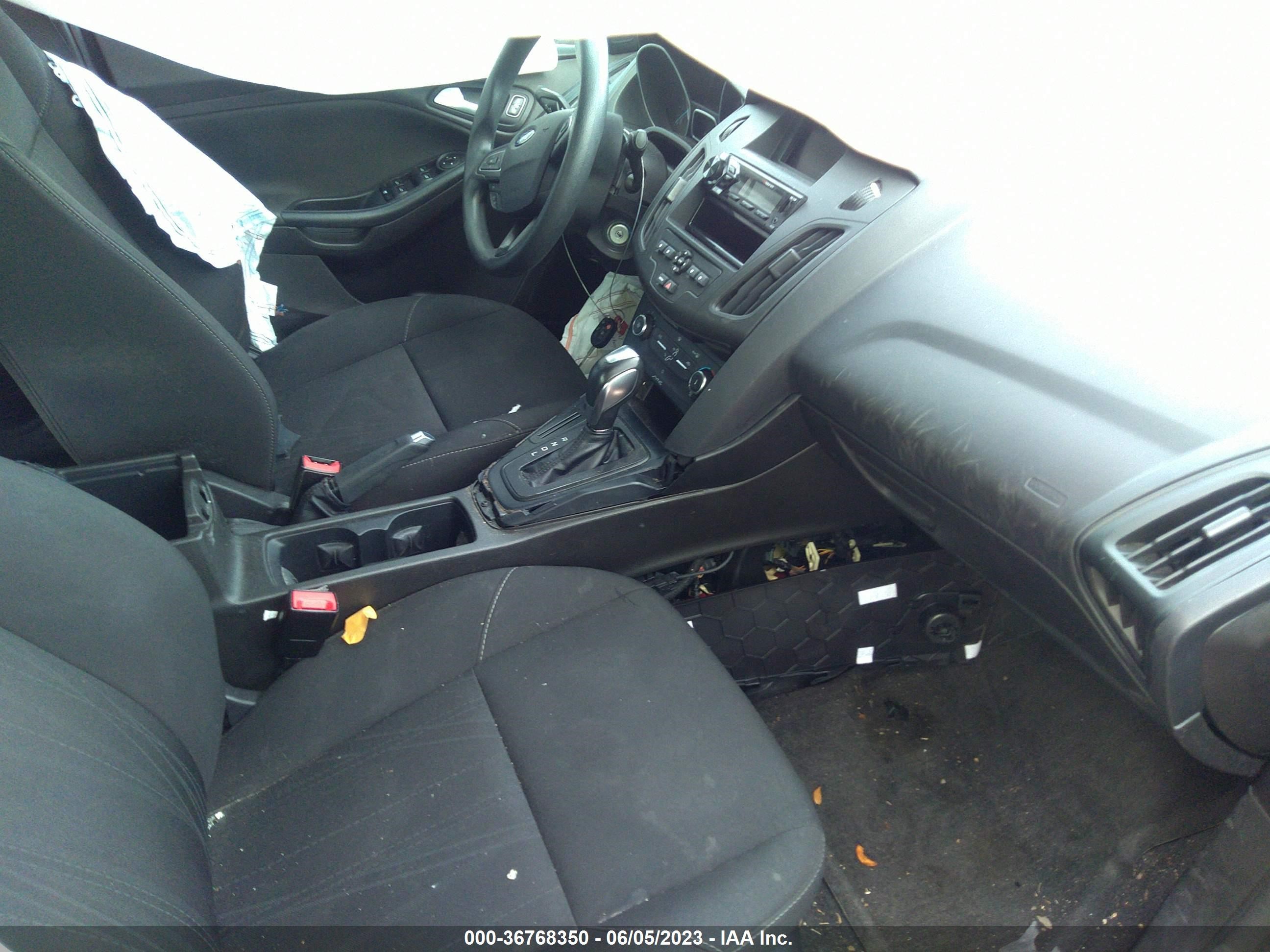 Photo 4 VIN: 1FADP3F25GL293027 - FORD FOCUS 