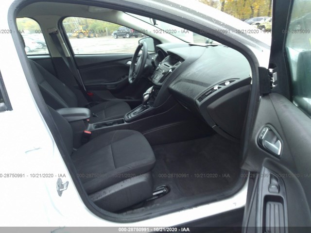 Photo 4 VIN: 1FADP3F25GL399641 - FORD FOCUS 