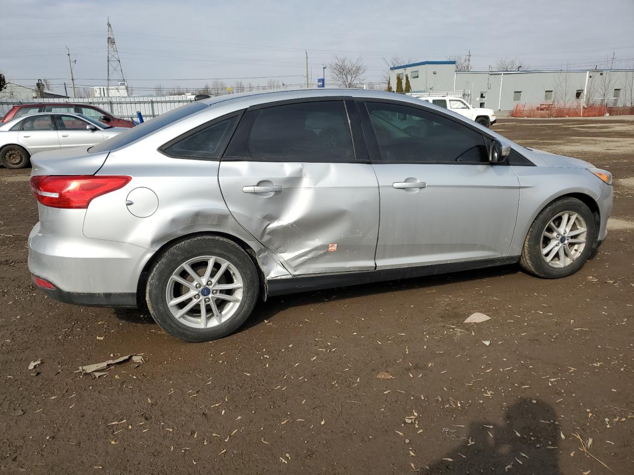 Photo 2 VIN: 1FADP3F25HL226378 - FORD FOCUS 