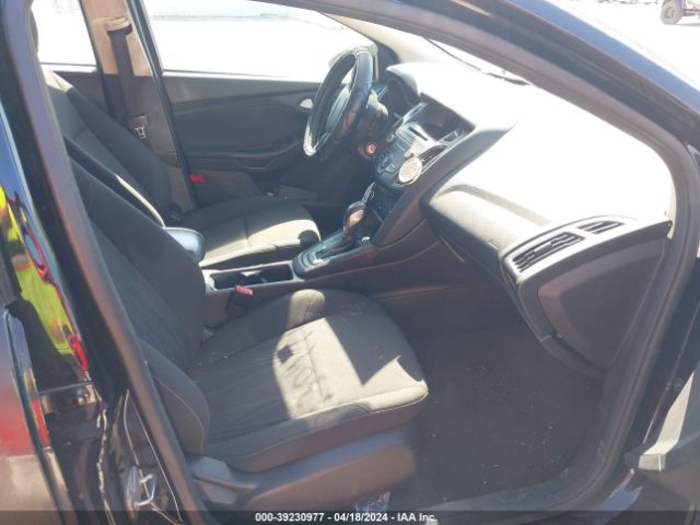 Photo 4 VIN: 1FADP3F25HL243505 - FORD FOCUS 