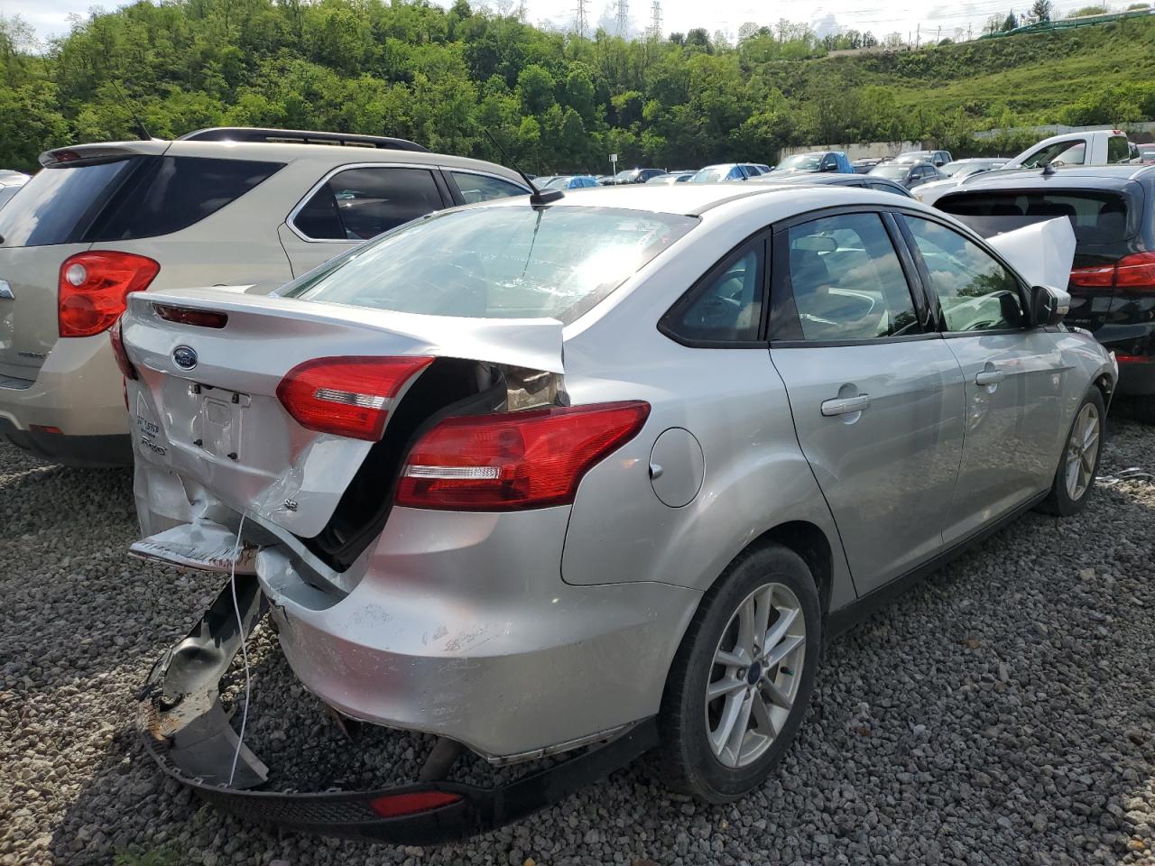 Photo 2 VIN: 1FADP3F25HL332068 - FORD FOCUS 