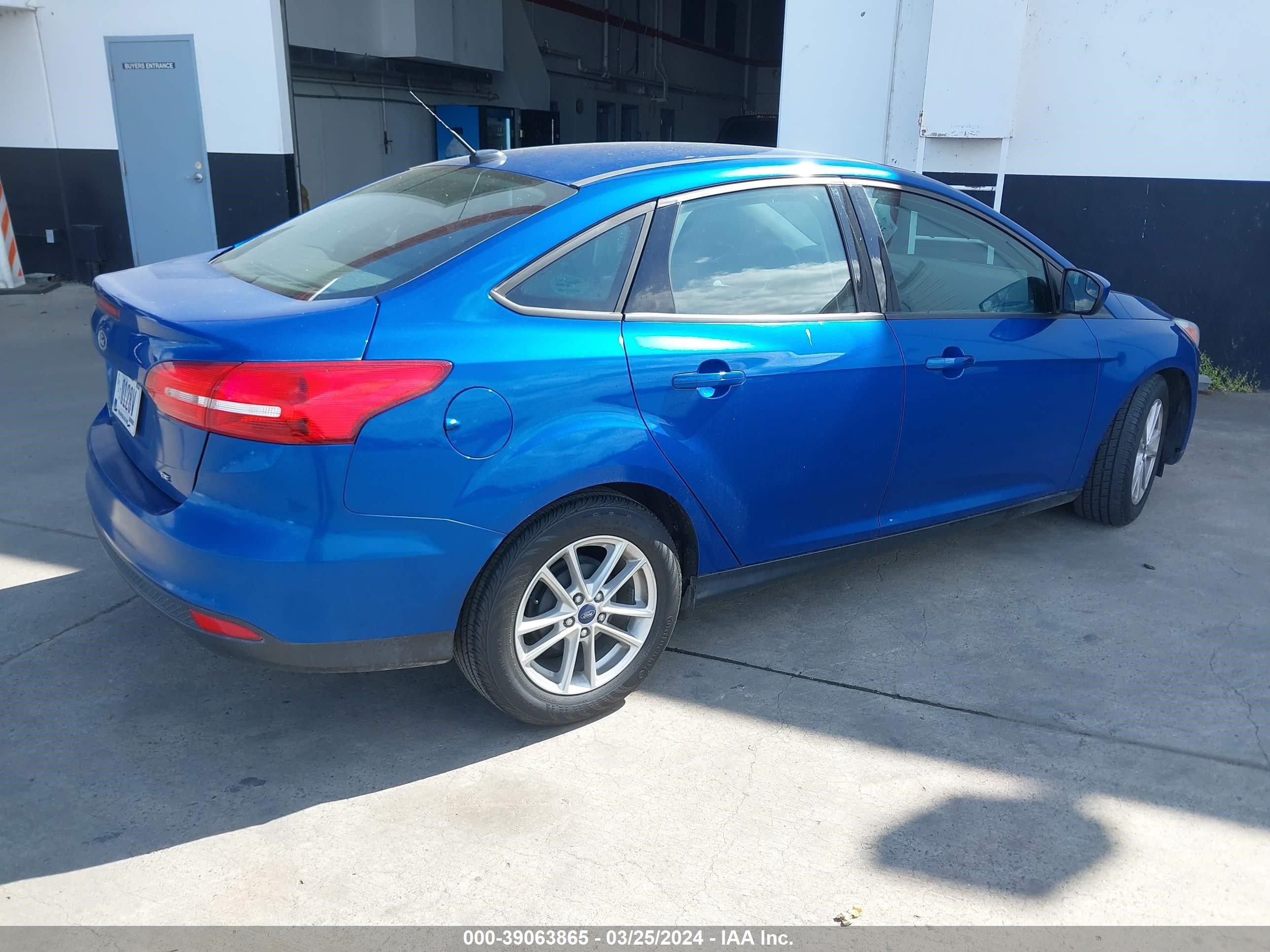 Photo 3 VIN: 1FADP3F25JL328608 - FORD FOCUS 