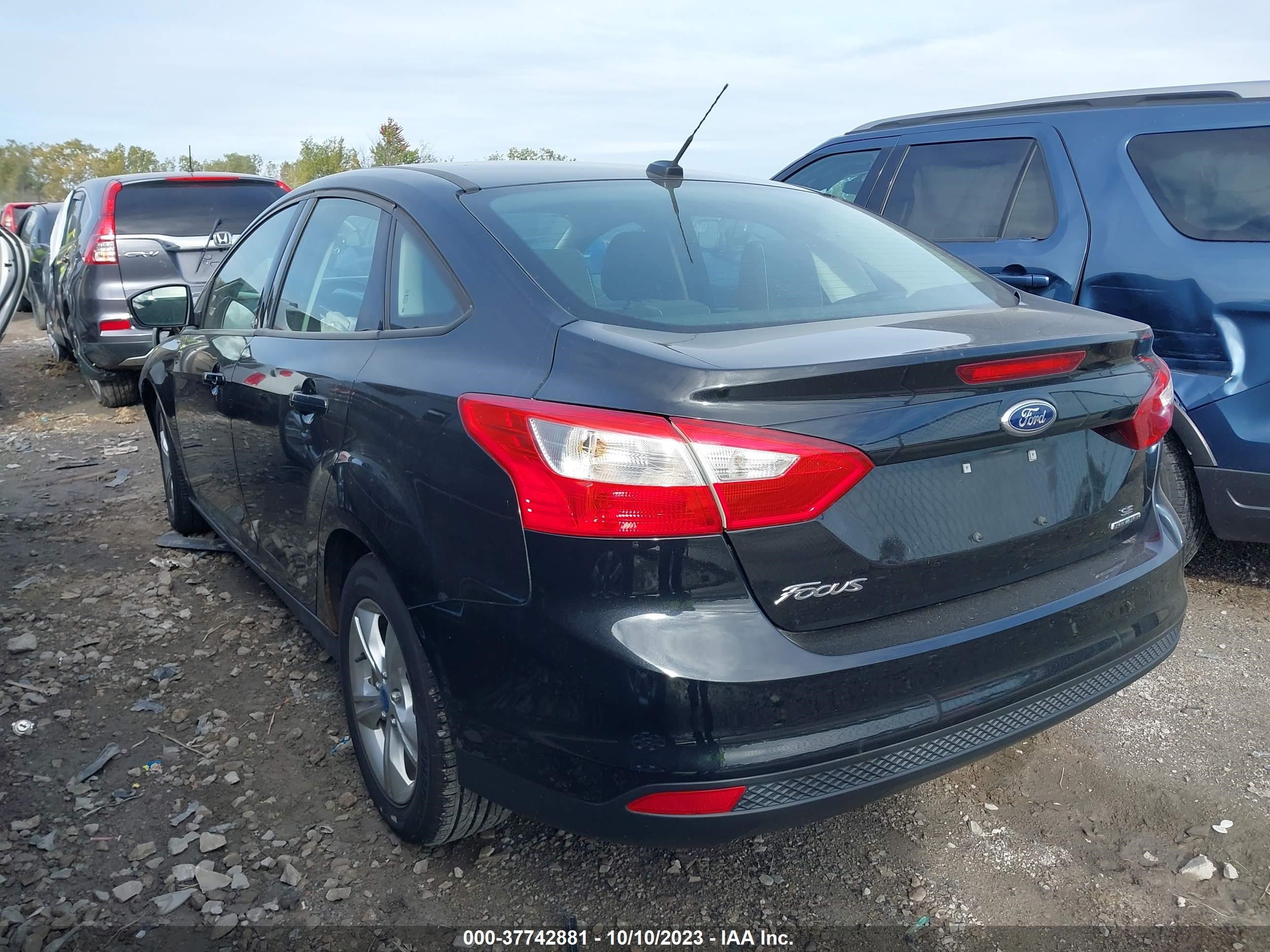 Photo 2 VIN: 1FADP3F26DL218994 - FORD FOCUS 