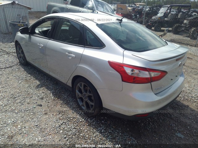 Photo 2 VIN: 1FADP3F26DL354638 - FORD FOCUS 