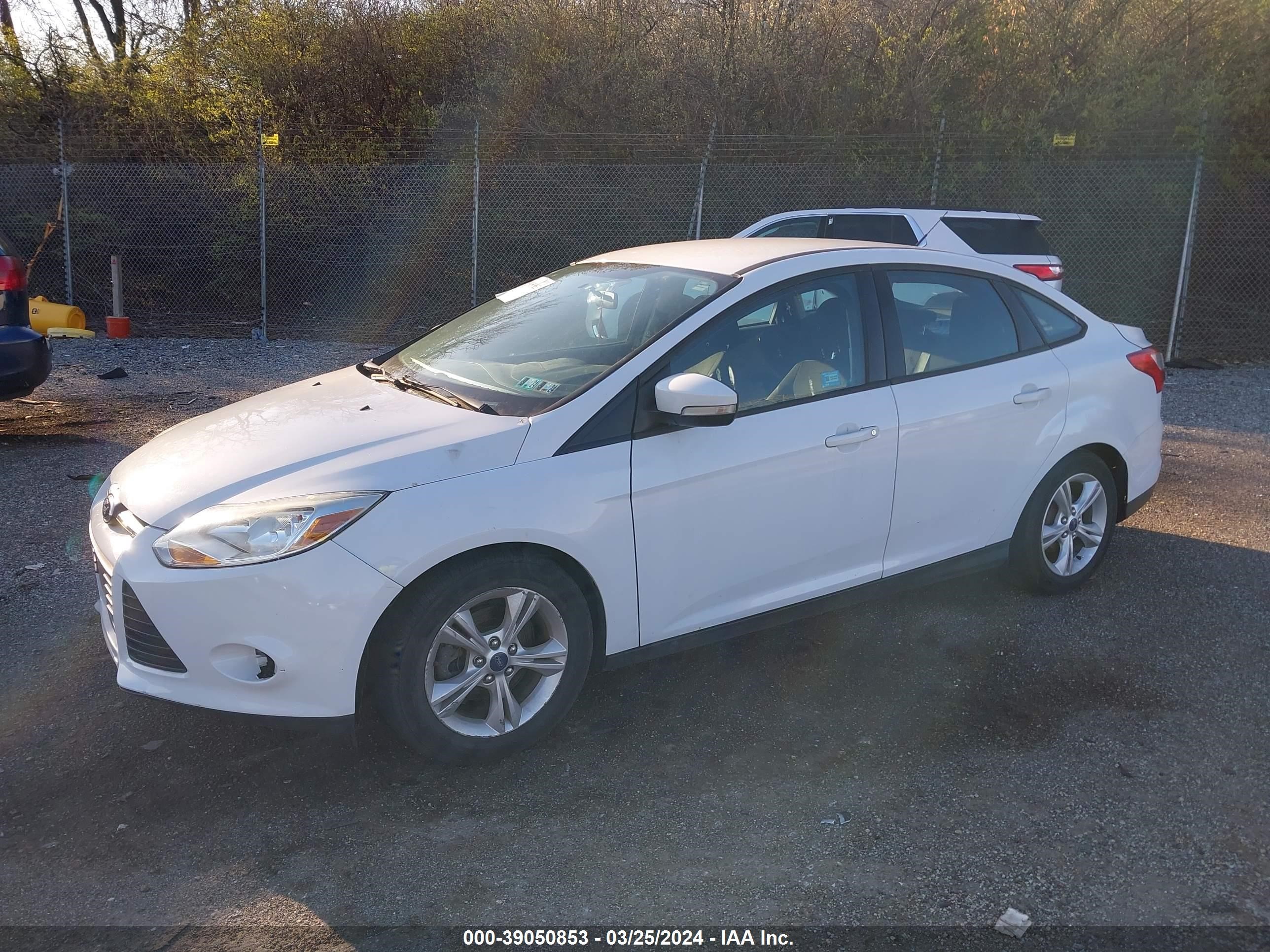 Photo 1 VIN: 1FADP3F26EL120968 - FORD FOCUS 