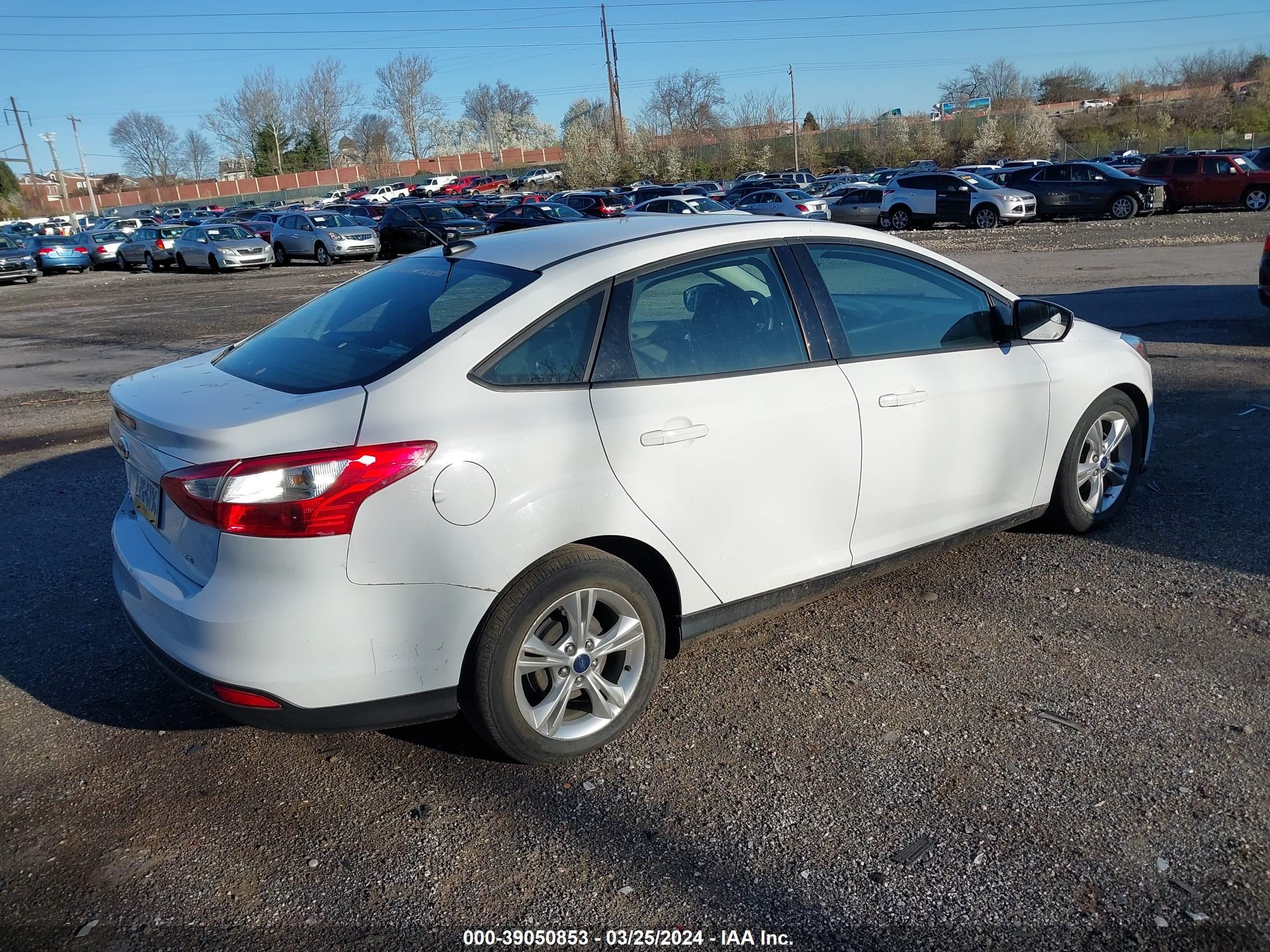 Photo 3 VIN: 1FADP3F26EL120968 - FORD FOCUS 