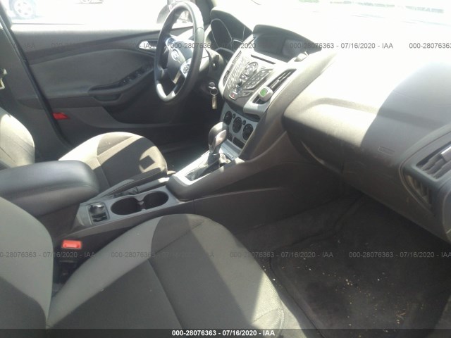 Photo 4 VIN: 1FADP3F26EL136636 - FORD FOCUS 