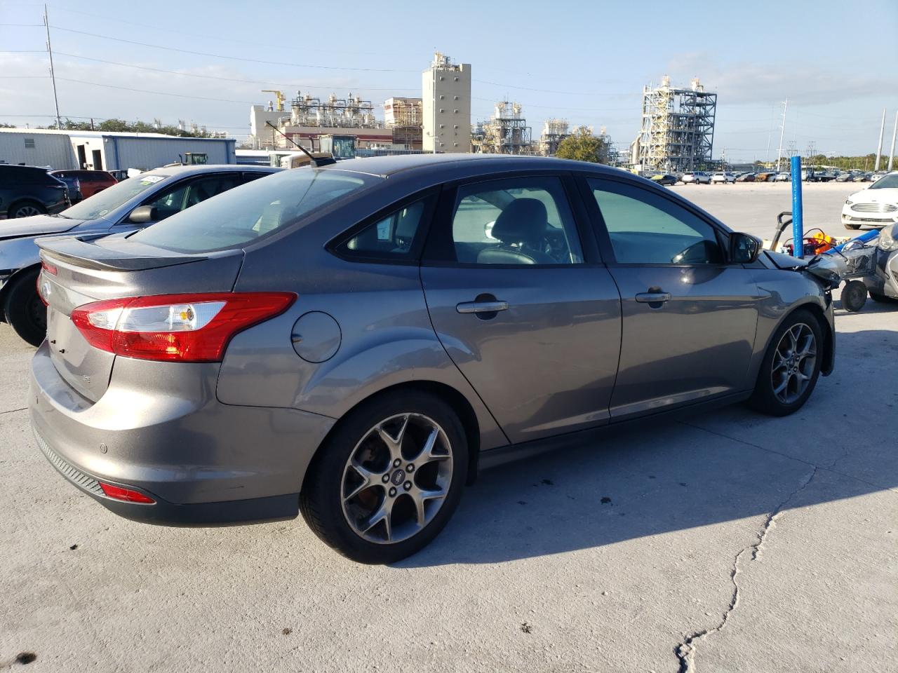 Photo 2 VIN: 1FADP3F26EL151735 - FORD FOCUS 