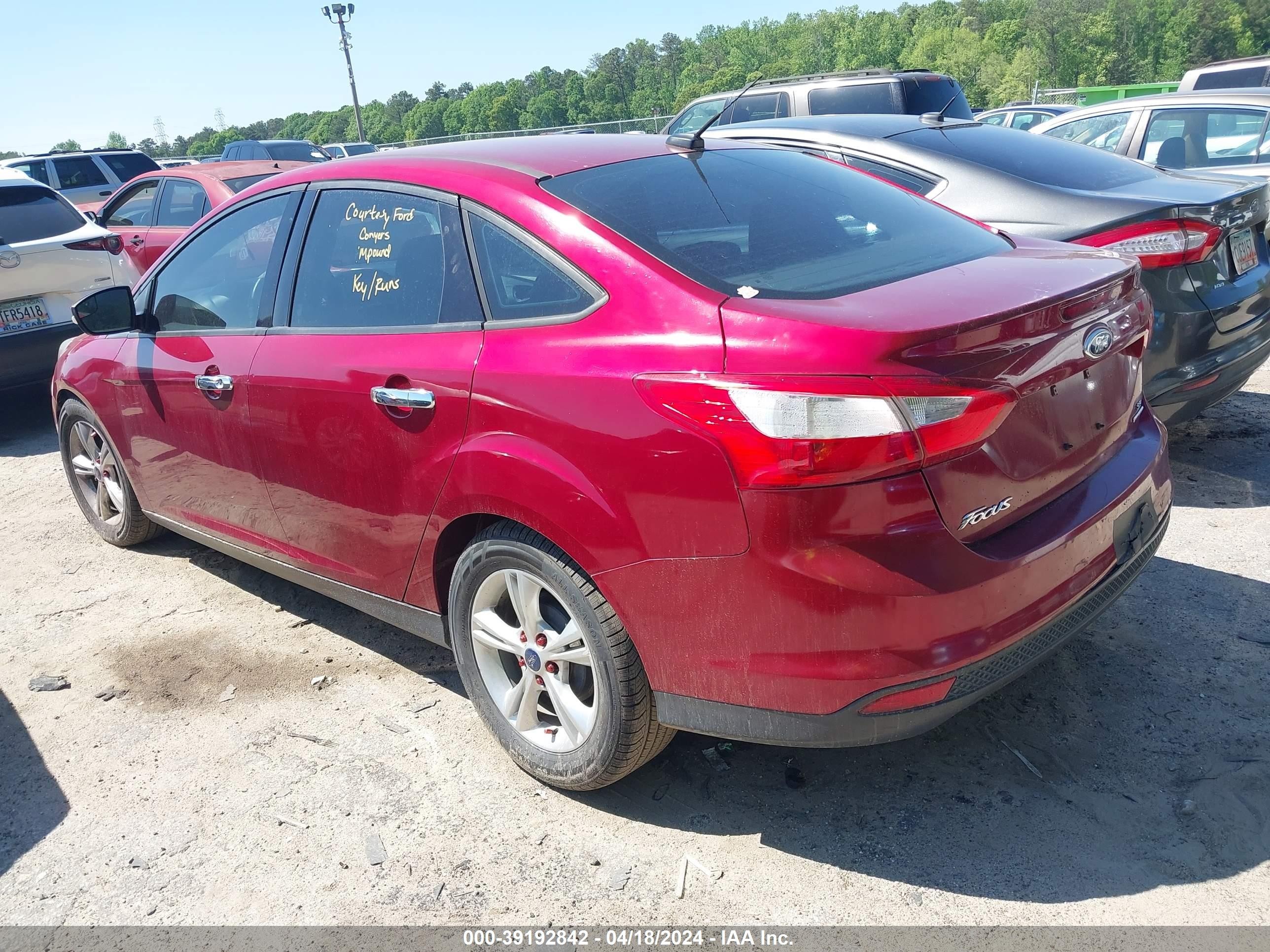 Photo 2 VIN: 1FADP3F26EL249521 - FORD FOCUS 