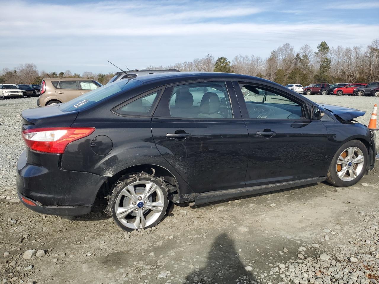 Photo 2 VIN: 1FADP3F26EL251608 - FORD FOCUS 