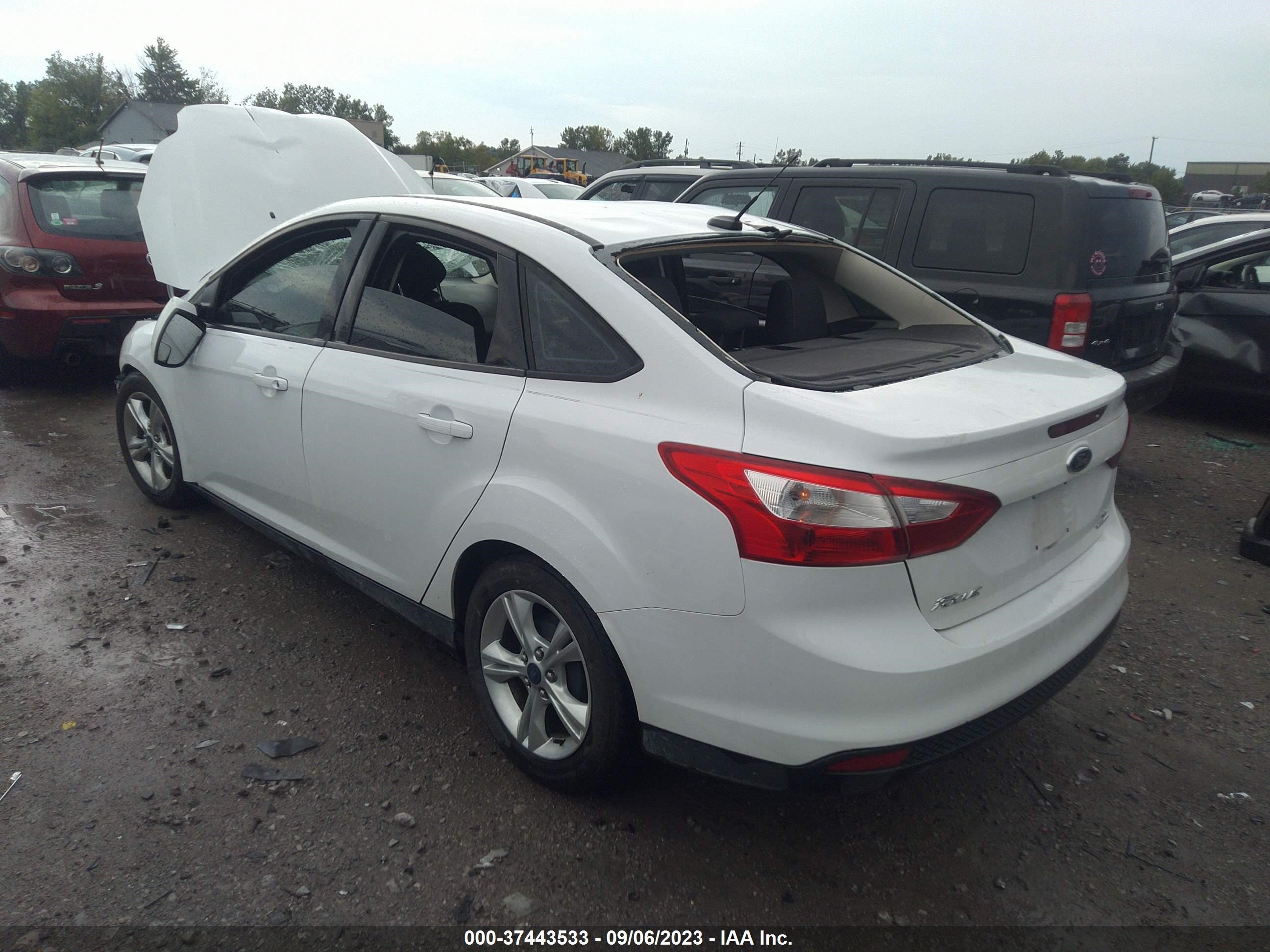 Photo 2 VIN: 1FADP3F26EL270854 - FORD FOCUS 