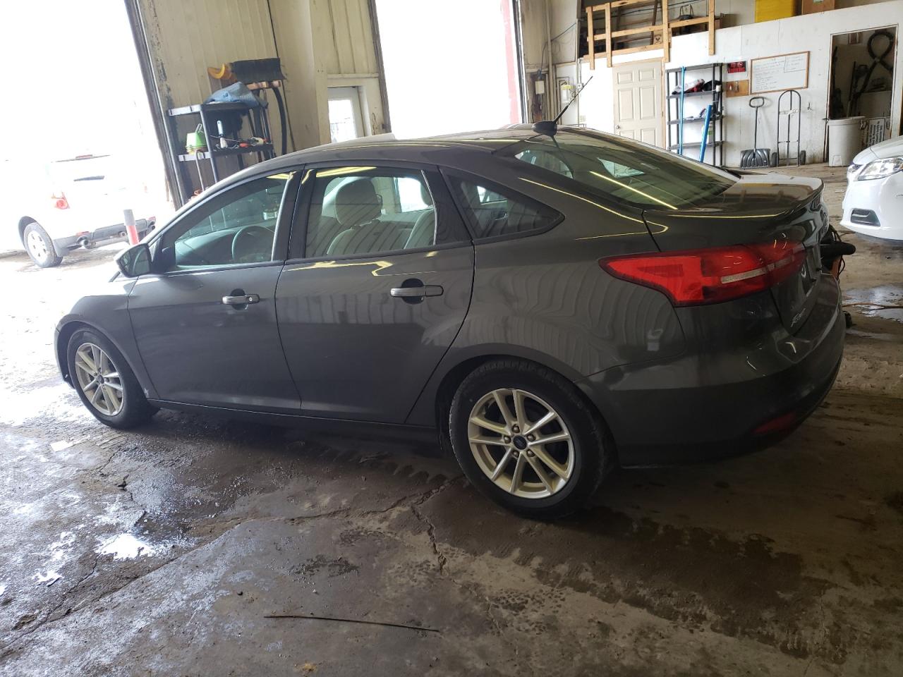 Photo 1 VIN: 1FADP3F26FL300212 - FORD FOCUS 