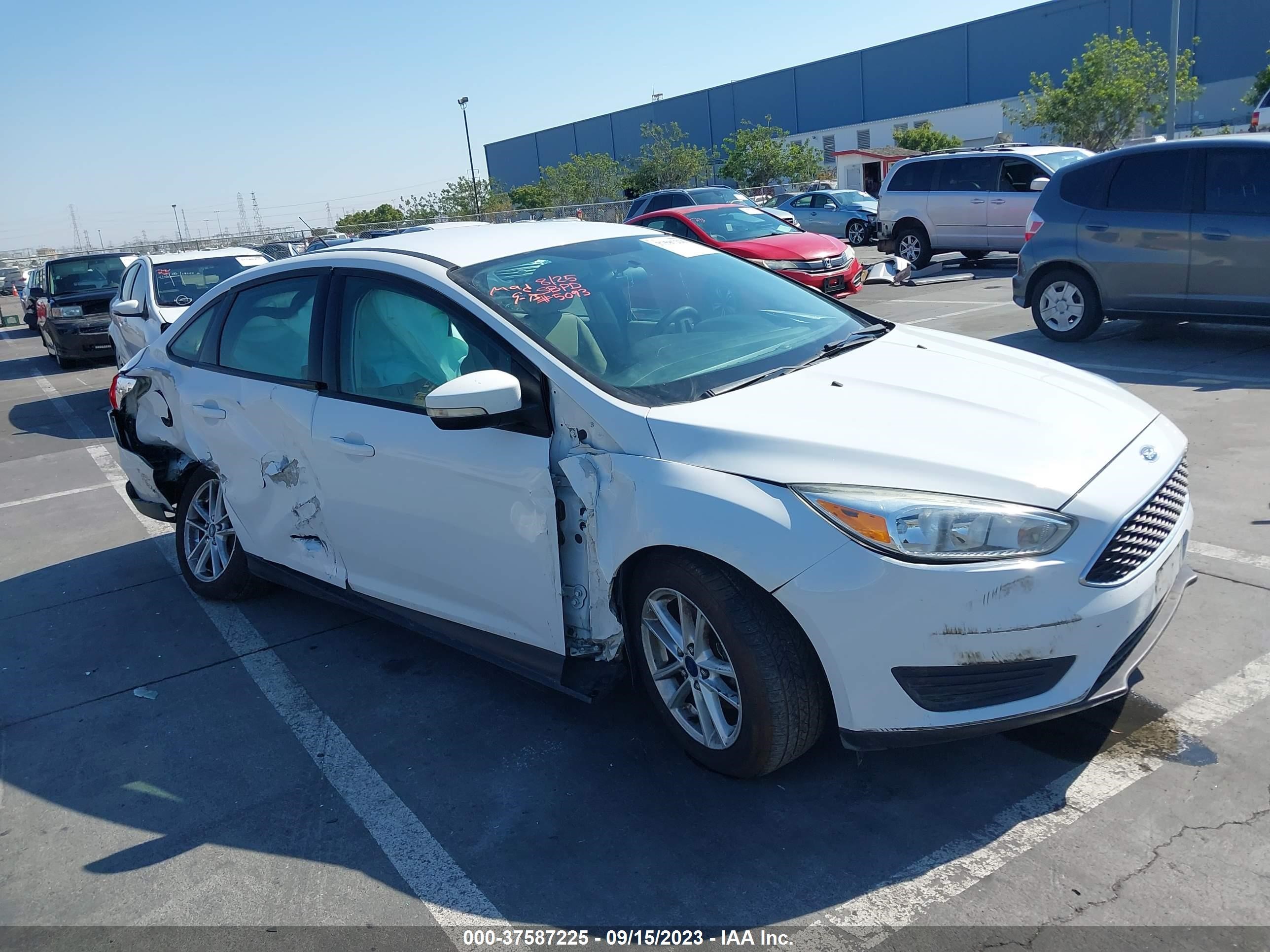 Photo 0 VIN: 1FADP3F26FL325093 - FORD FOCUS 