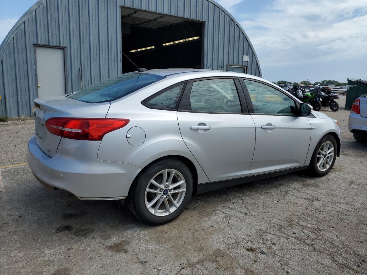 Photo 2 VIN: 1FADP3F26FL372186 - FORD FOCUS 