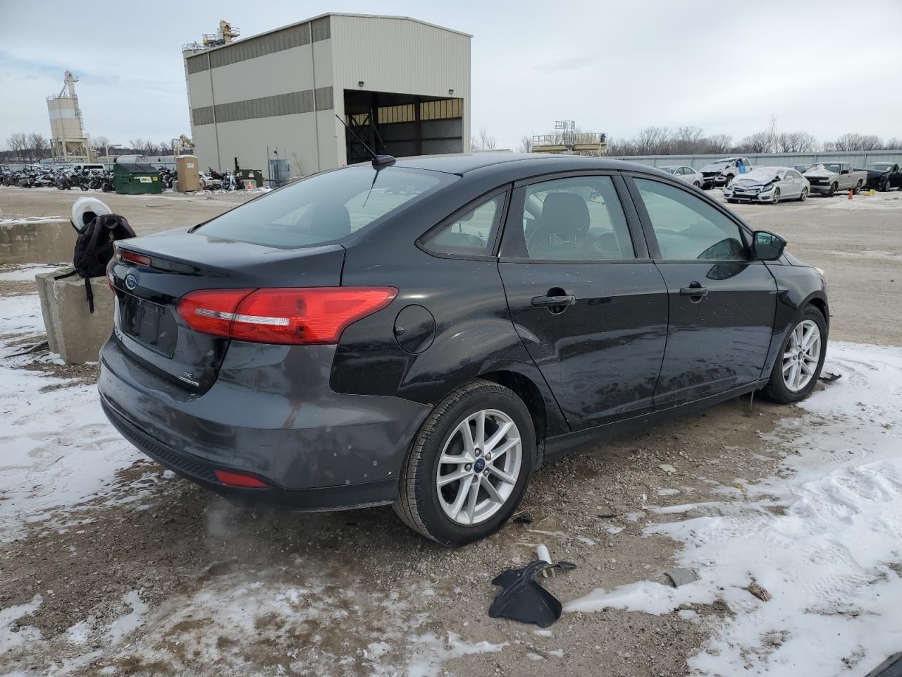 Photo 2 VIN: 1FADP3F26GL289004 - FORD FOCUS 