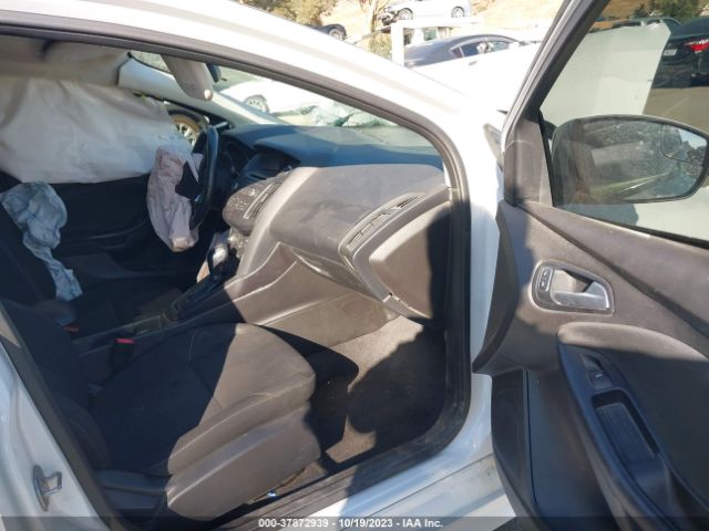 Photo 4 VIN: 1FADP3F26GL351341 - FORD FOCUS 