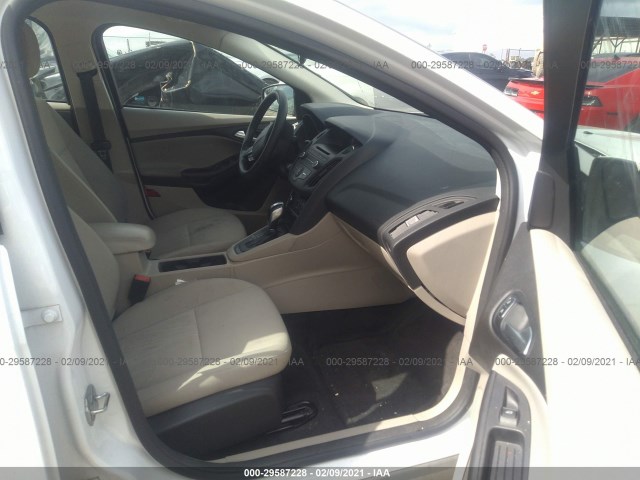 Photo 4 VIN: 1FADP3F26GL356006 - FORD FOCUS 