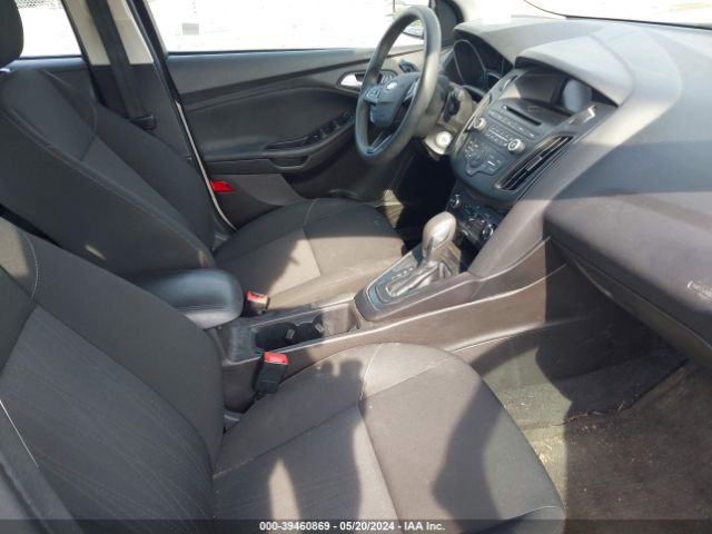 Photo 4 VIN: 1FADP3F26HL257011 - FORD FOCUS 