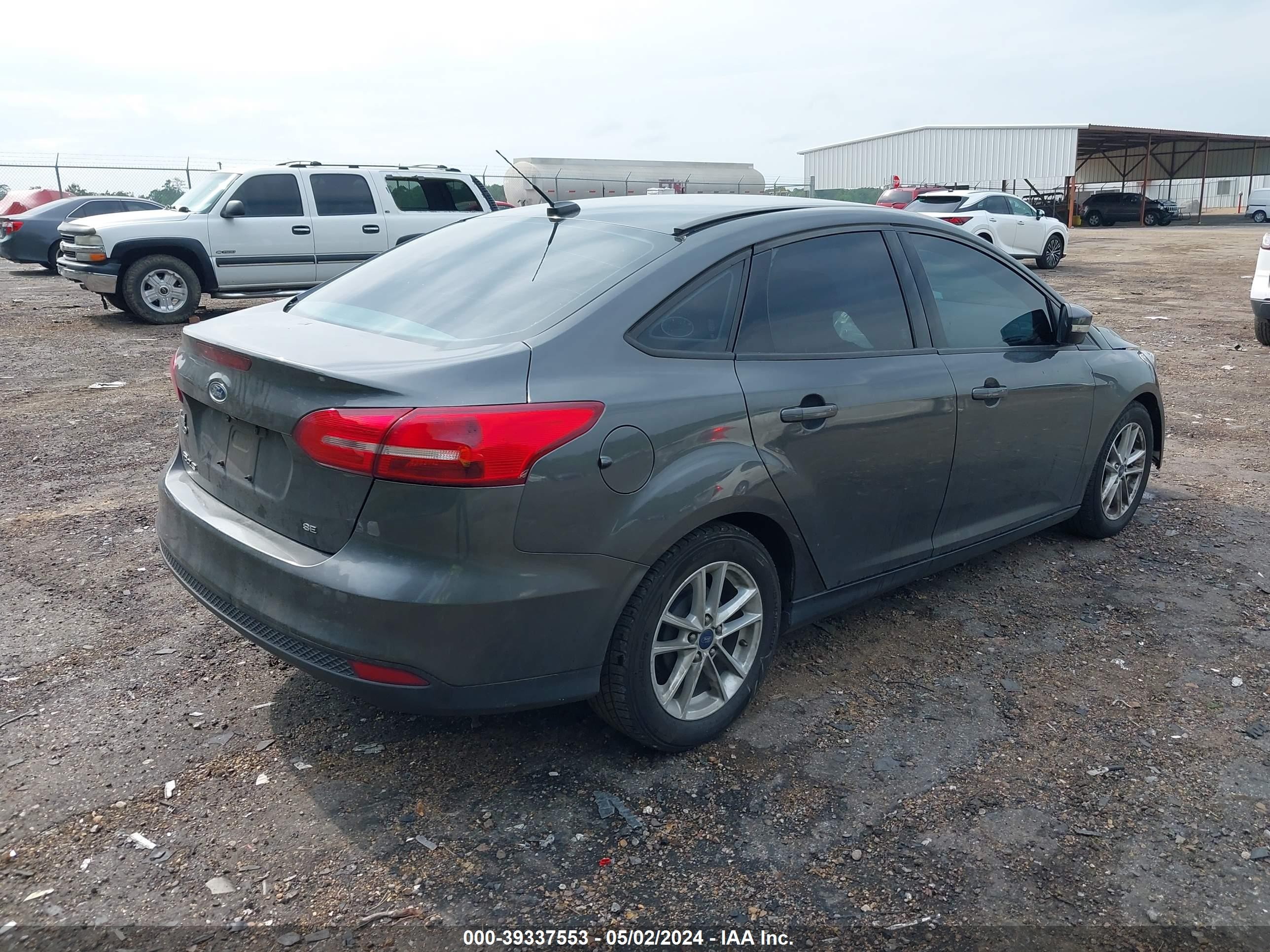 Photo 3 VIN: 1FADP3F26HL317367 - FORD FOCUS 