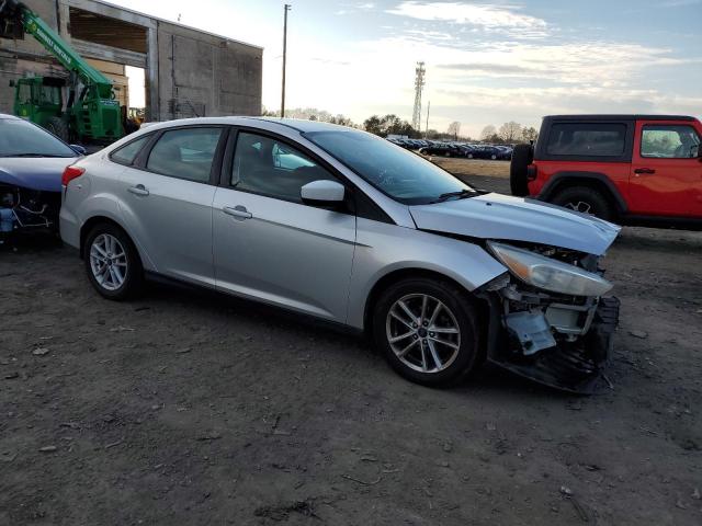 Photo 3 VIN: 1FADP3F26JL205920 - FORD FOCUS SE 