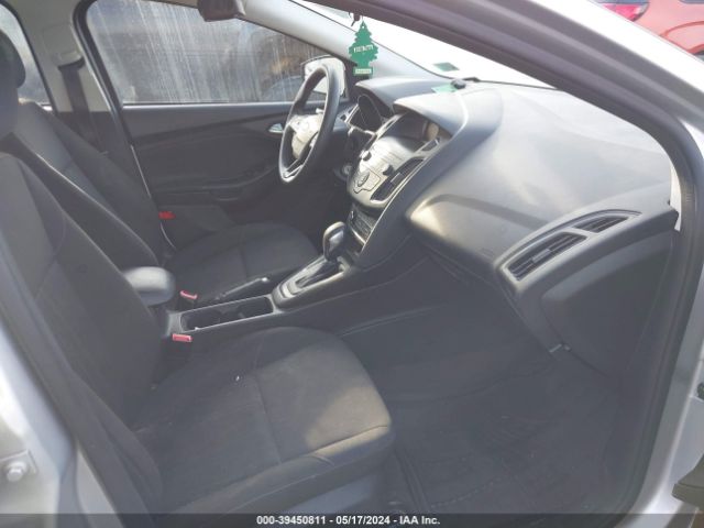 Photo 4 VIN: 1FADP3F26JL295490 - FORD FOCUS 