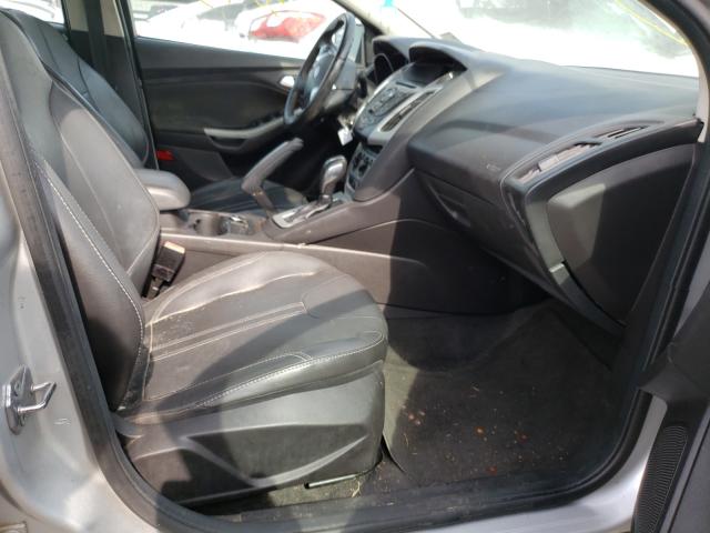 Photo 4 VIN: 1FADP3F27DL153122 - FORD FOCUS SE 