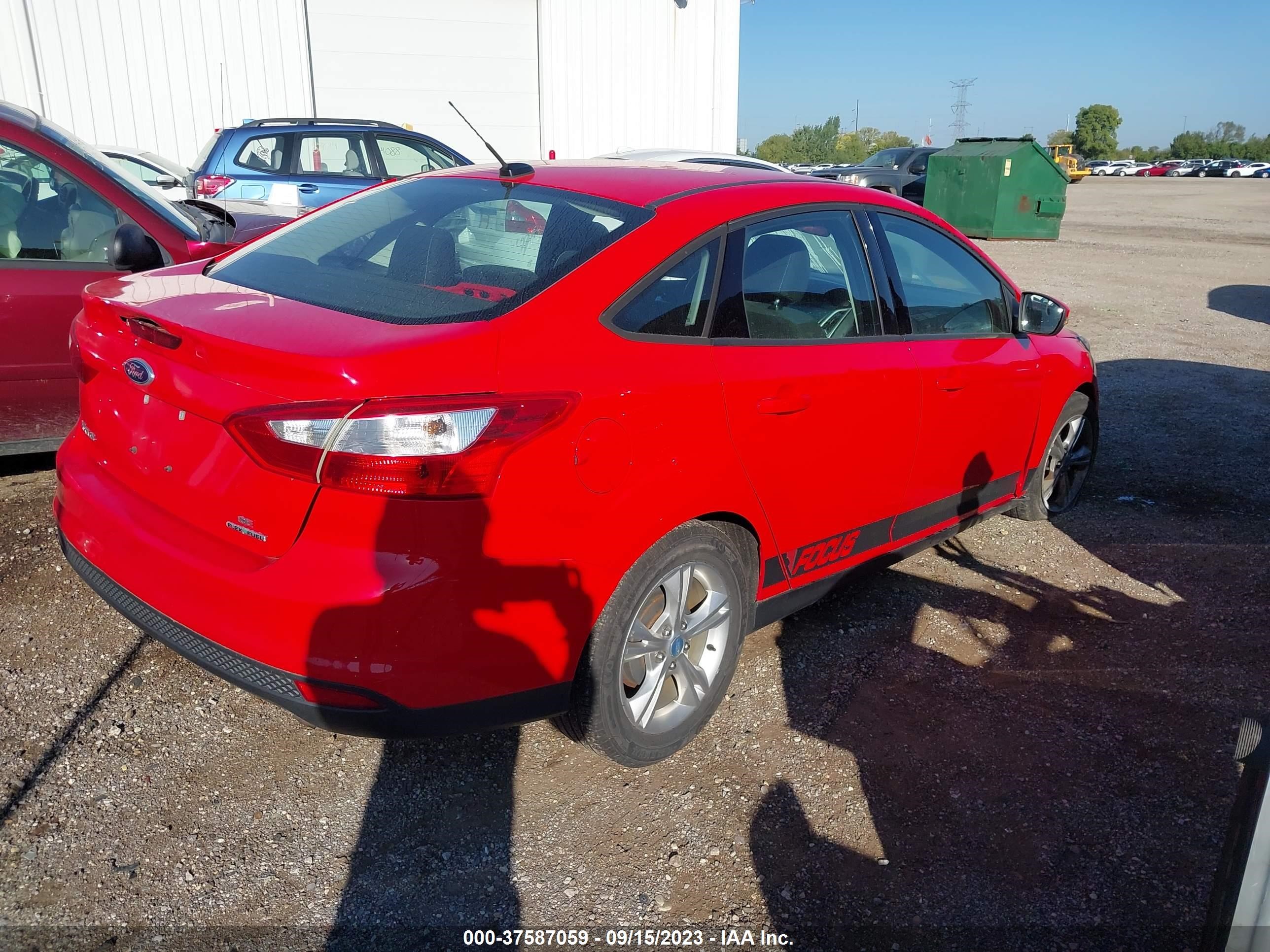 Photo 3 VIN: 1FADP3F27DL153315 - FORD FOCUS 