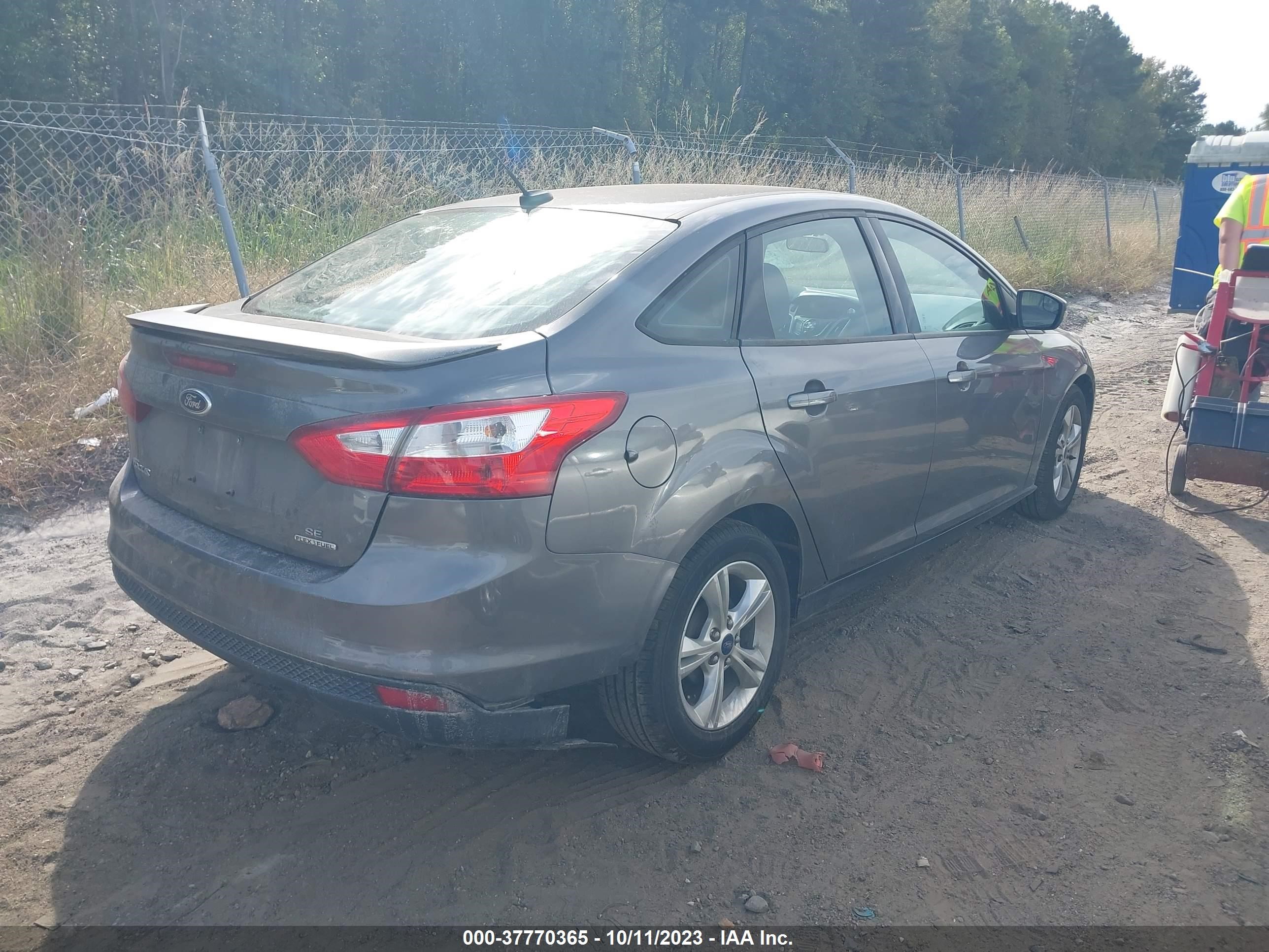 Photo 3 VIN: 1FADP3F27DL169756 - FORD FOCUS 