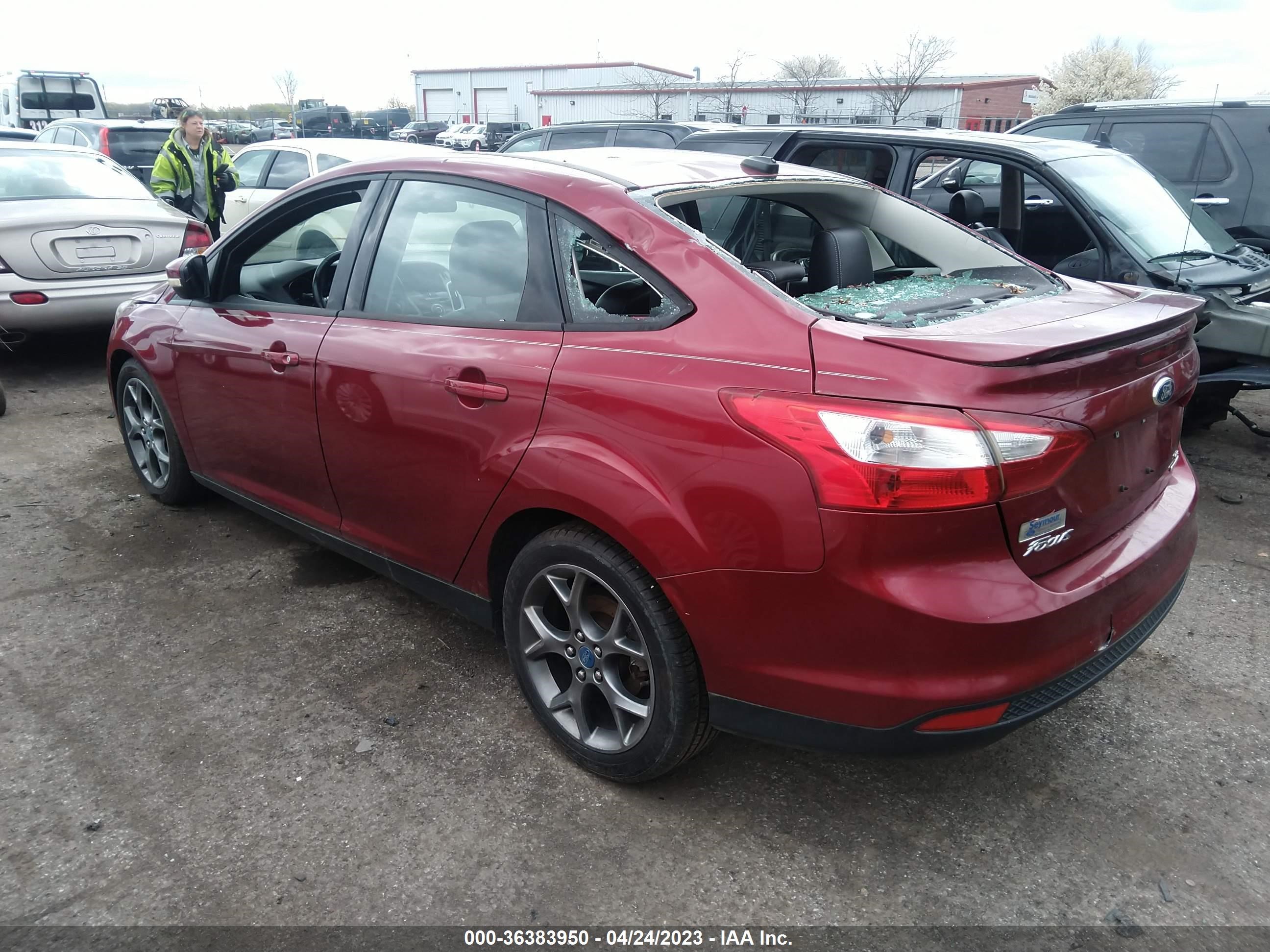 Photo 2 VIN: 1FADP3F27DL226232 - FORD FOCUS 