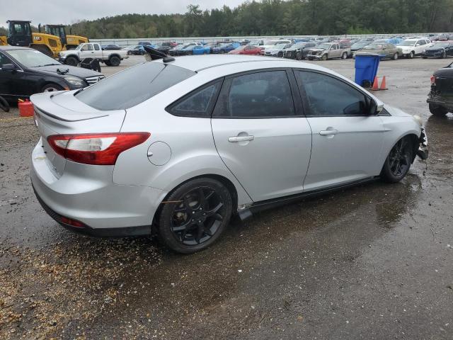 Photo 2 VIN: 1FADP3F27DL227512 - FORD FOCUS 