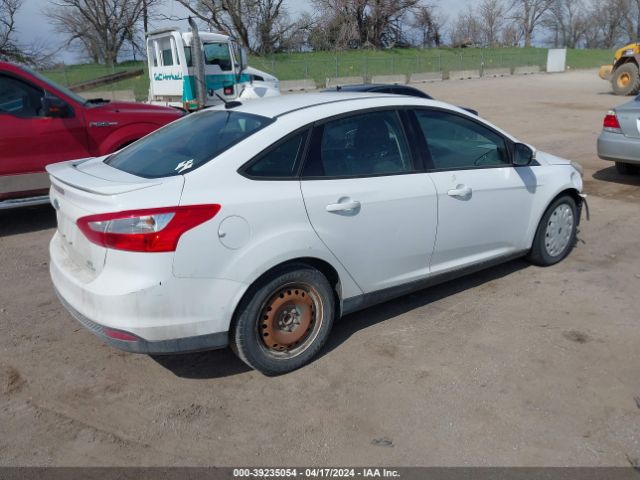 Photo 3 VIN: 1FADP3F27DL270103 - FORD FOCUS 