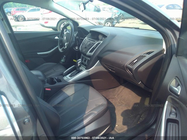 Photo 4 VIN: 1FADP3F27DL311331 - FORD FOCUS 