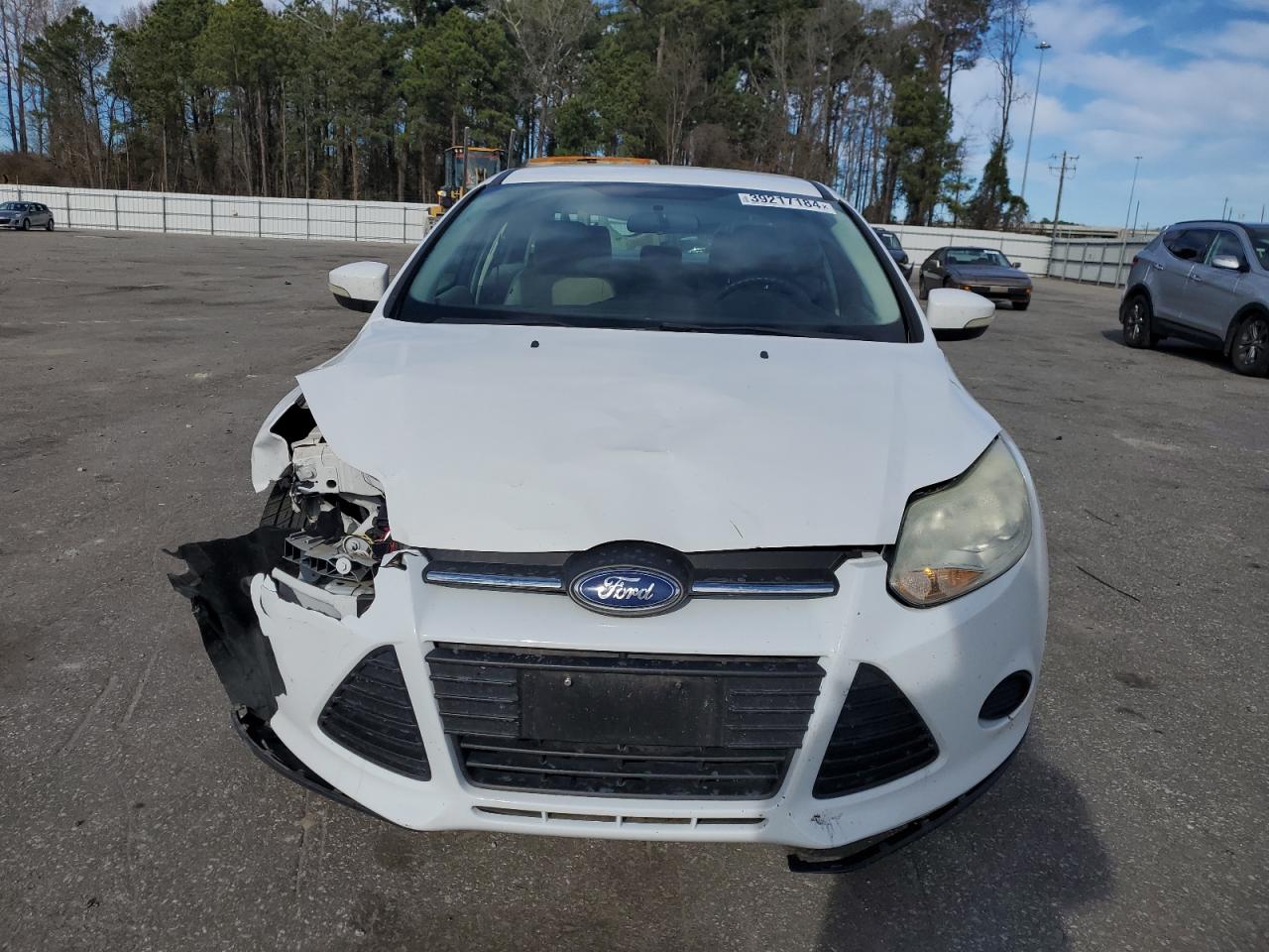 Photo 4 VIN: 1FADP3F27DL360285 - FORD FOCUS 