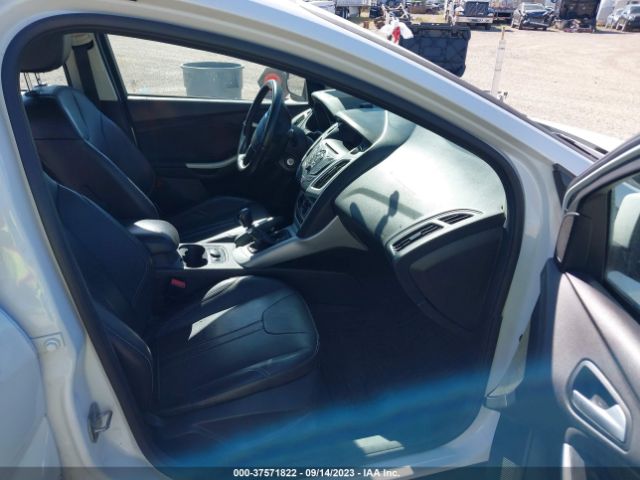 Photo 4 VIN: 1FADP3F27EL144700 - FORD FOCUS 