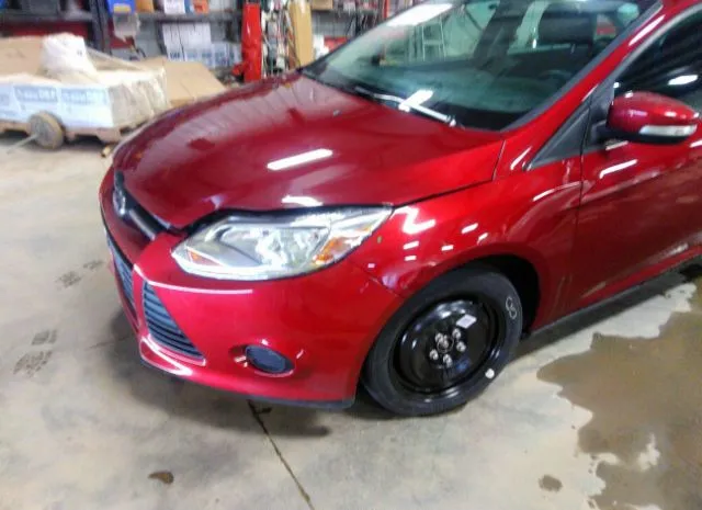 Photo 5 VIN: 1FADP3F27EL161660 - FORD FOCUS 