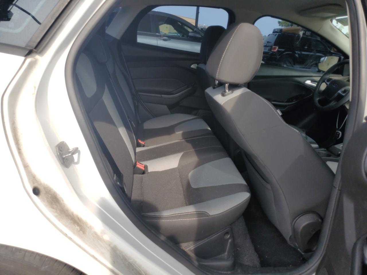 Photo 9 VIN: 1FADP3F27EL222005 - FORD FOCUS 