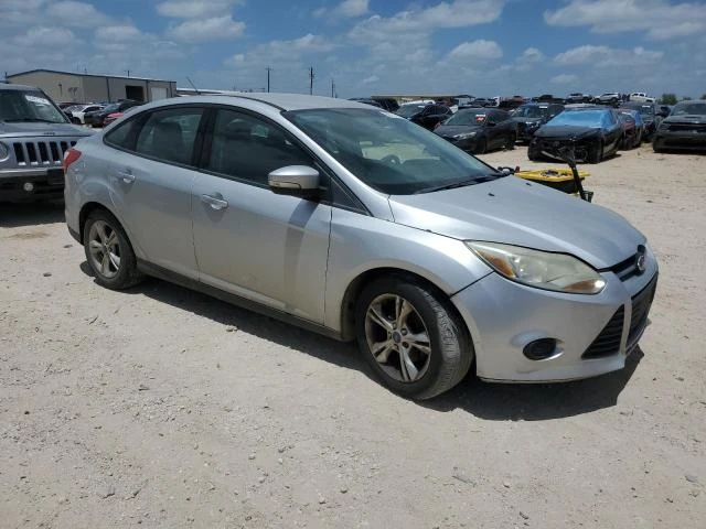 Photo 3 VIN: 1FADP3F27EL257157 - FORD FOCUS SE 