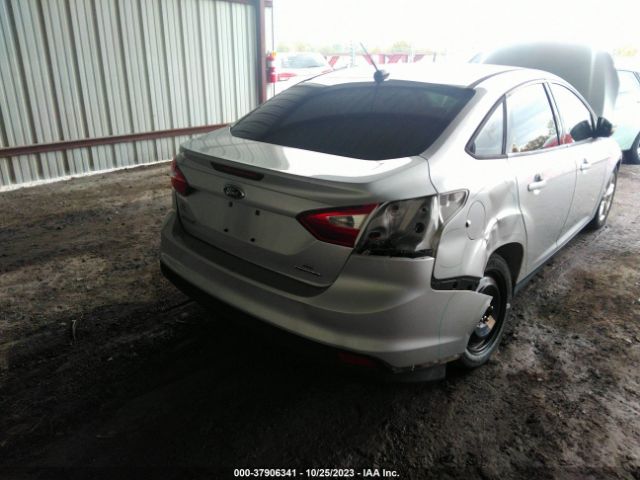 Photo 5 VIN: 1FADP3F27EL368100 - FORD FOCUS 