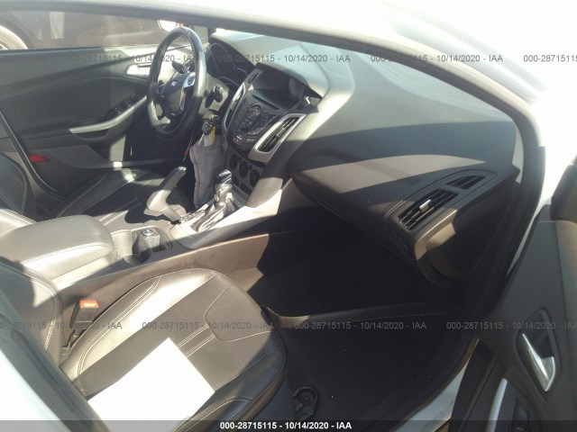 Photo 4 VIN: 1FADP3F27EL390338 - FORD FOCUS 