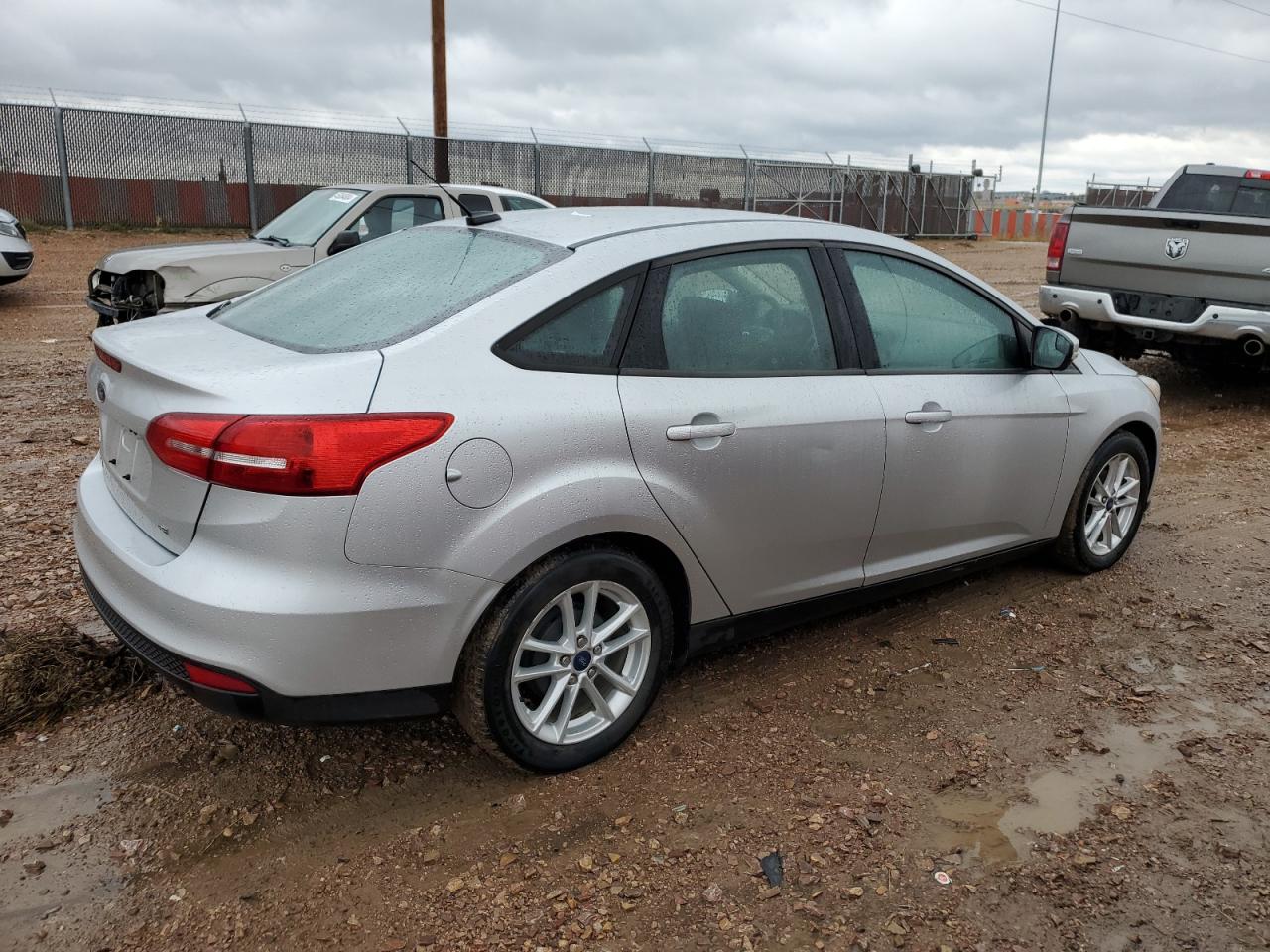 Photo 2 VIN: 1FADP3F27FL202953 - FORD FOCUS 