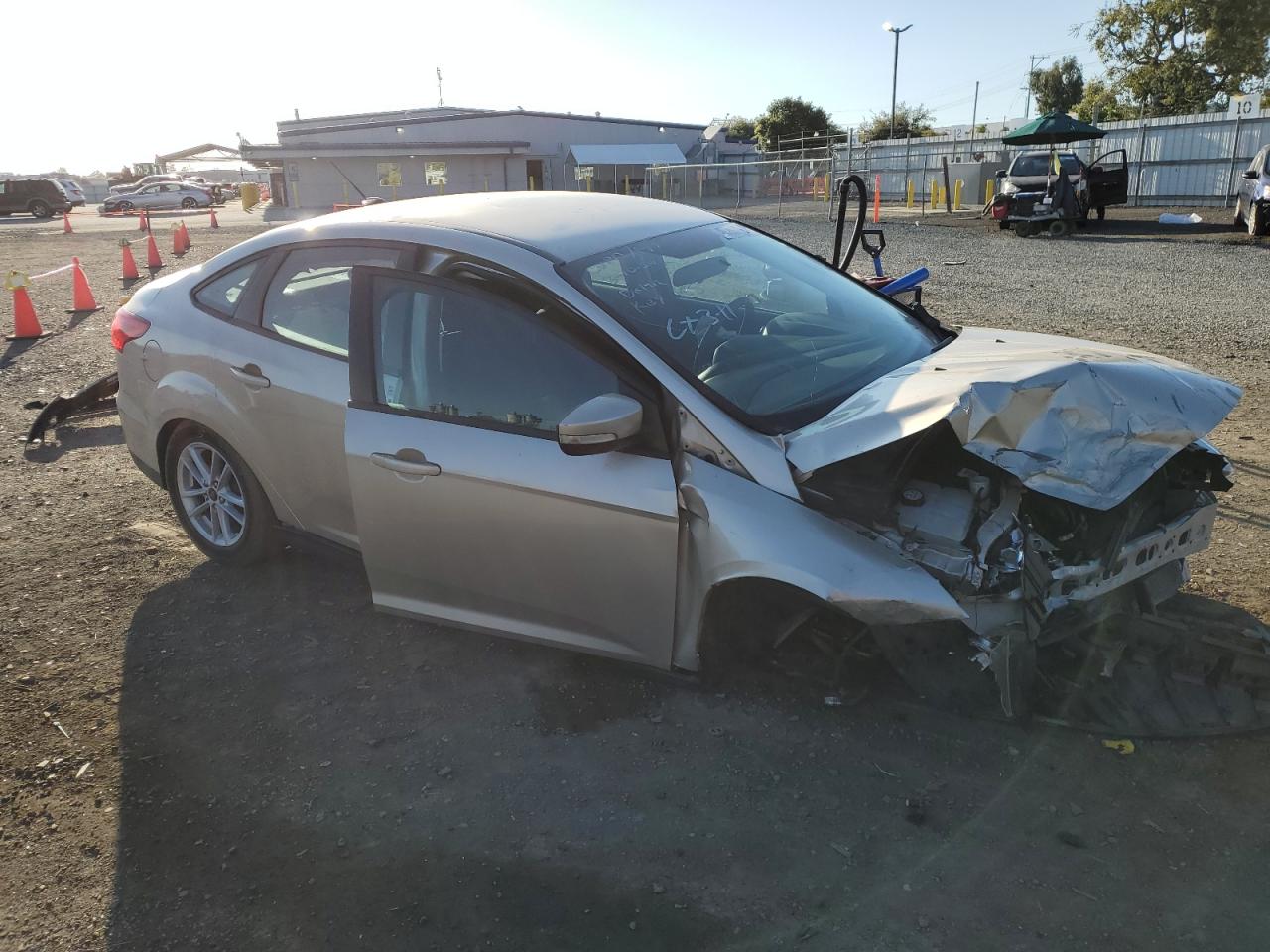 Photo 3 VIN: 1FADP3F27HL285433 - FORD FOCUS 