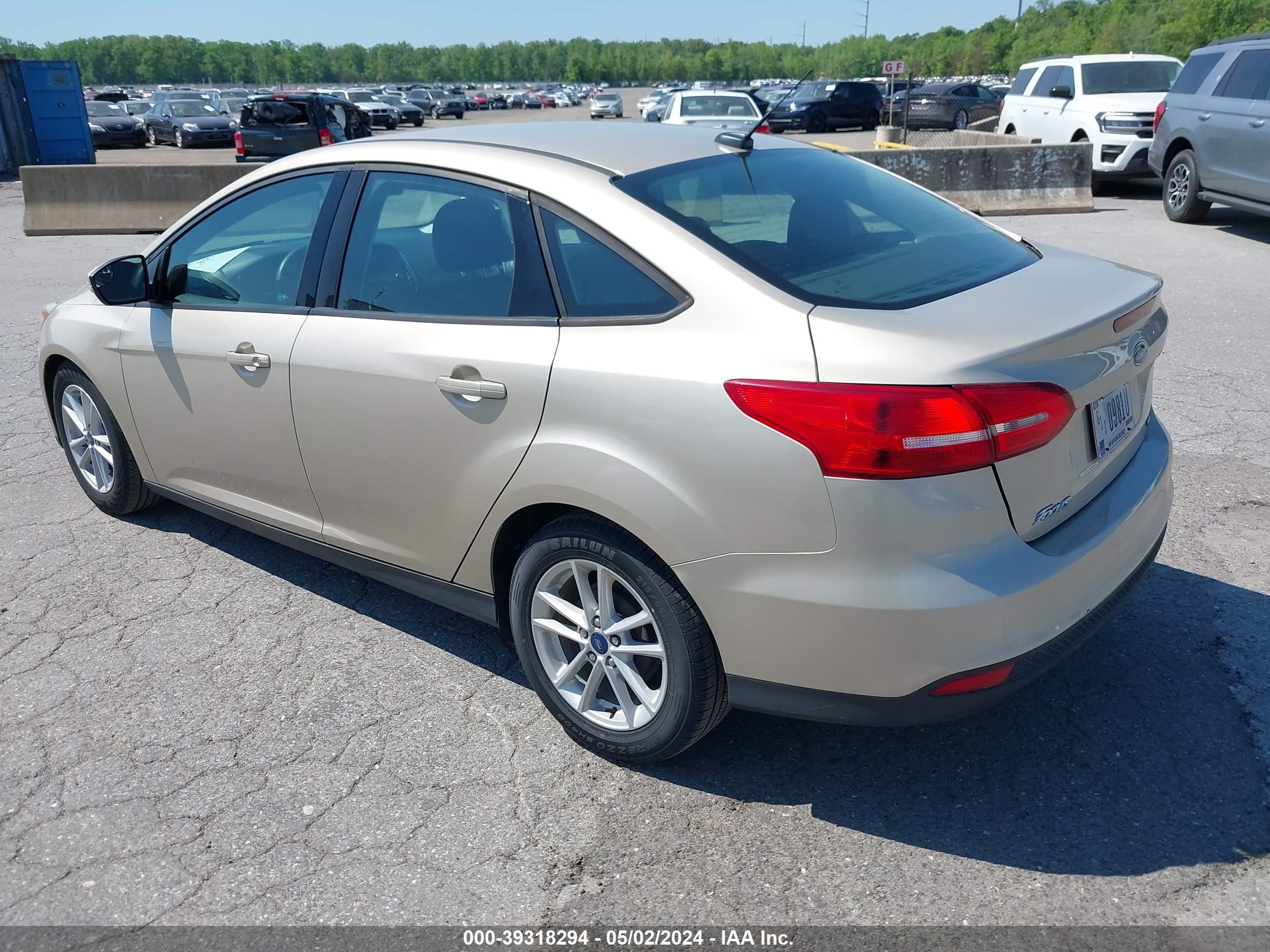 Photo 2 VIN: 1FADP3F27HL292012 - FORD FOCUS 