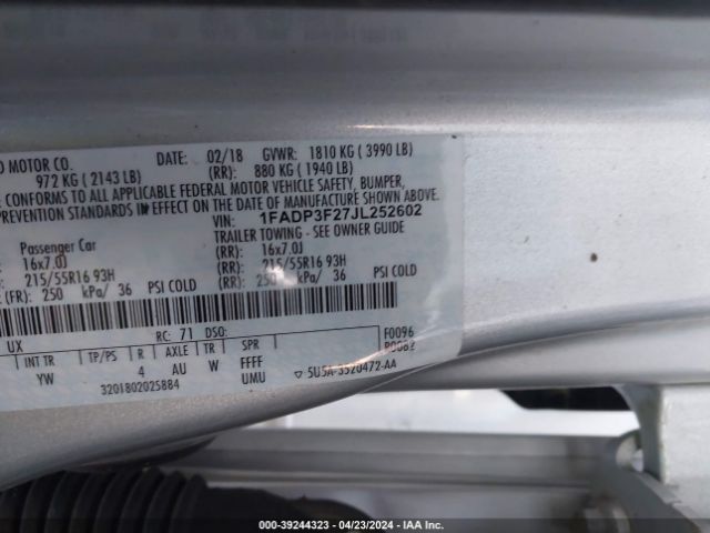 Photo 8 VIN: 1FADP3F27JL252602 - FORD FOCUS 