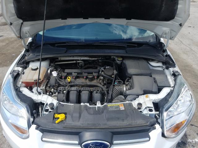 Photo 6 VIN: 1FADP3F28DL122400 - FORD FOCUS SE 