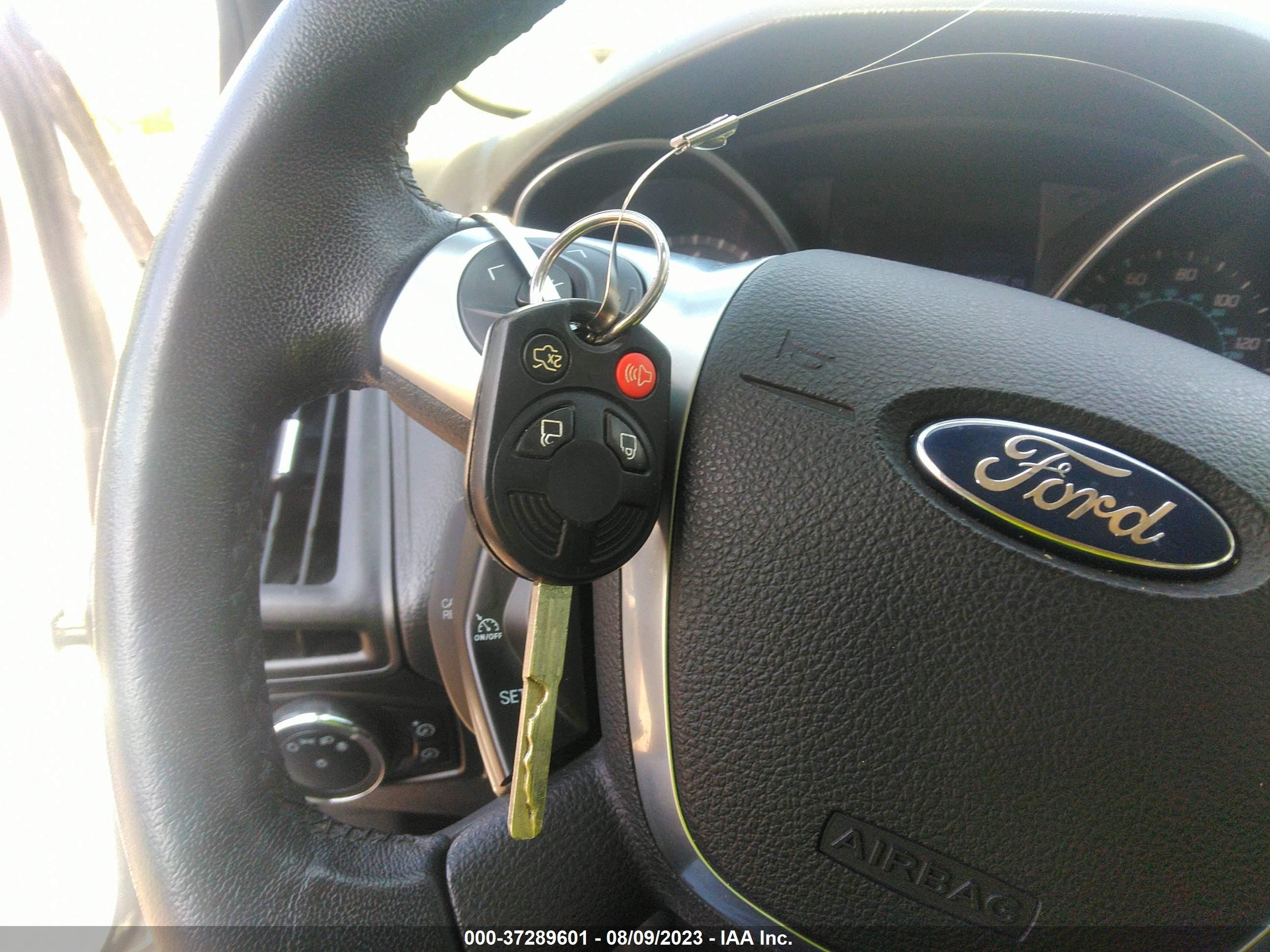 Photo 10 VIN: 1FADP3F28DL136555 - FORD FOCUS 