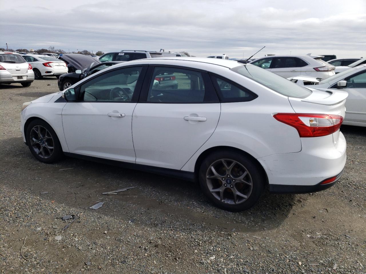 Photo 1 VIN: 1FADP3F28DL145837 - FORD FOCUS 